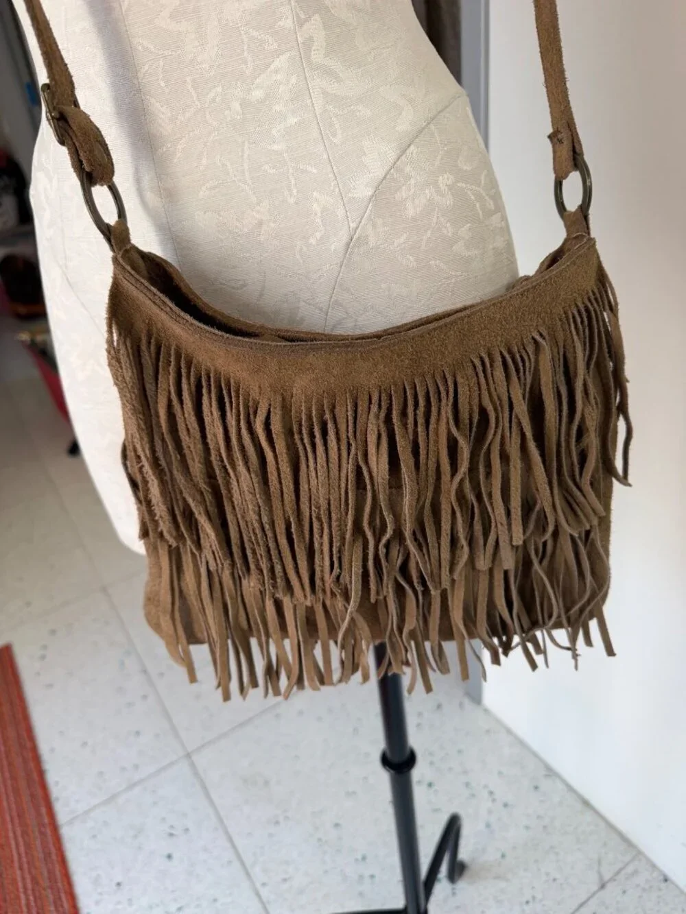 Suede Fringe Womens Crossbody Zipper Hobo-style Adjustable Bag Tan Boho Western